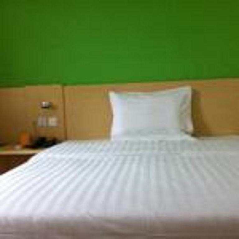7Days Inn Shenzhen Shajing Shiming Square Exterior photo