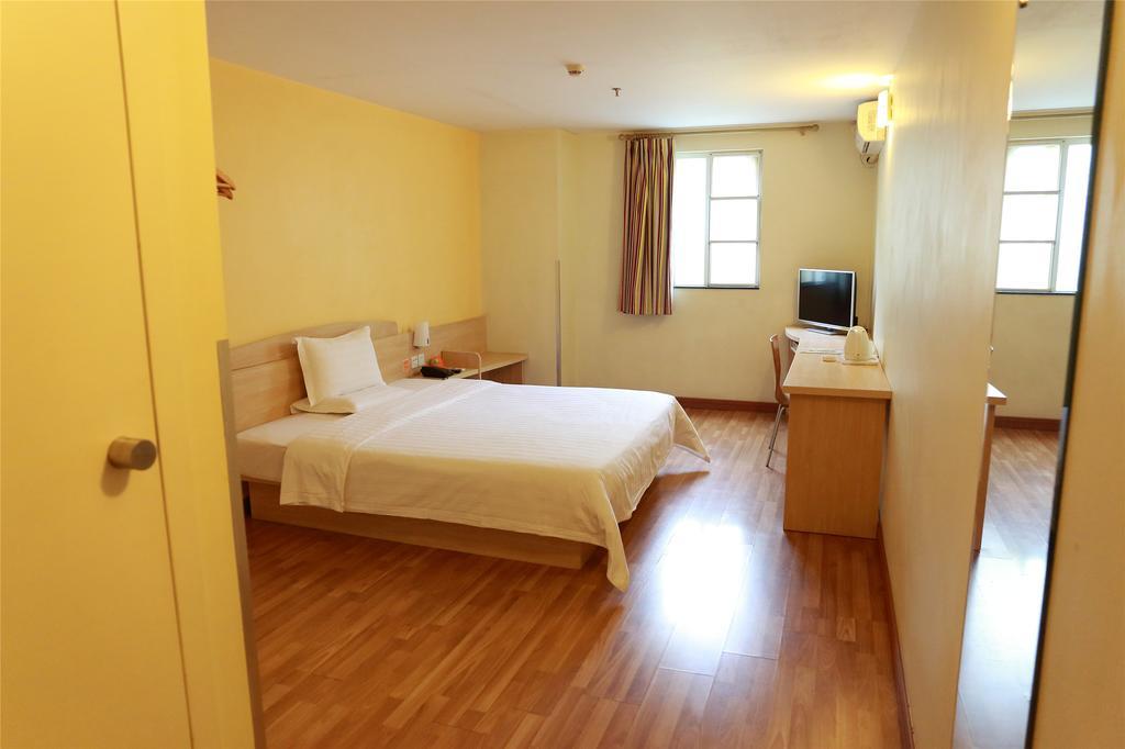 7Days Inn Shenzhen Shajing Shiming Square Exterior photo